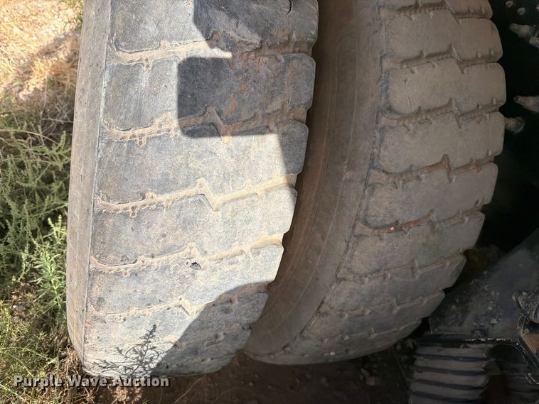image for item DK6605 2016 Caterpillar CT660 water truck