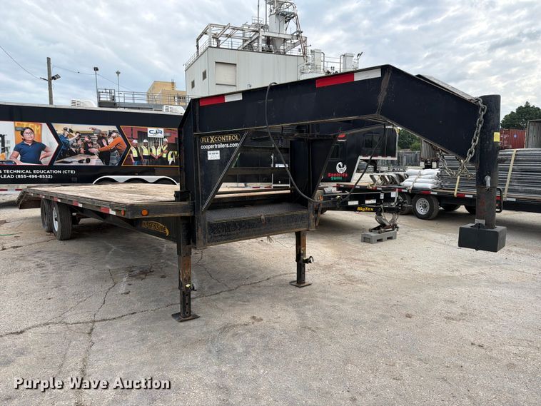 image for item DQ7834 2011 Elite equipment trailer