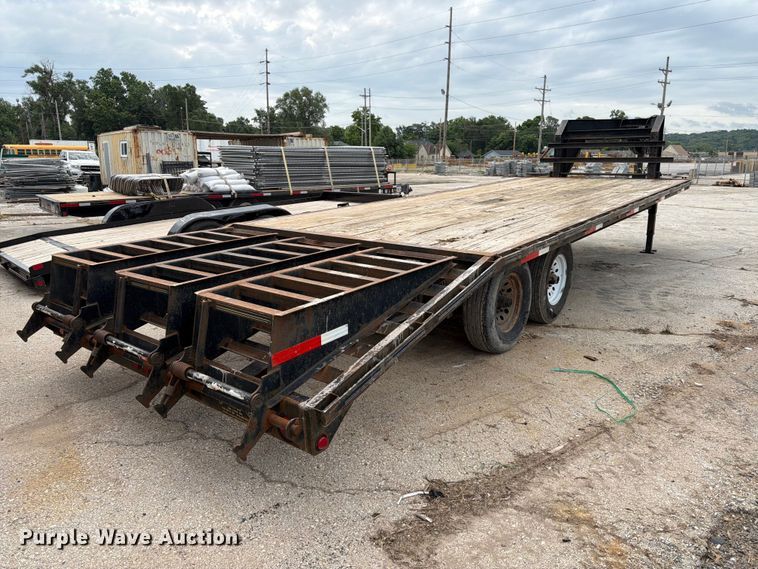 image for item DQ7834 2011 Elite equipment trailer