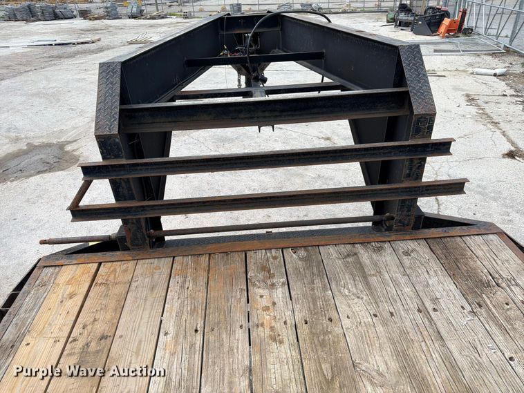 image for item DQ7834 2011 Elite equipment trailer