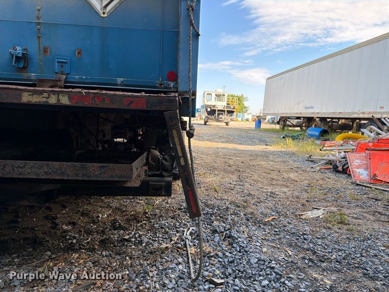 image for item DT2935 2007 Ford LCF box truck