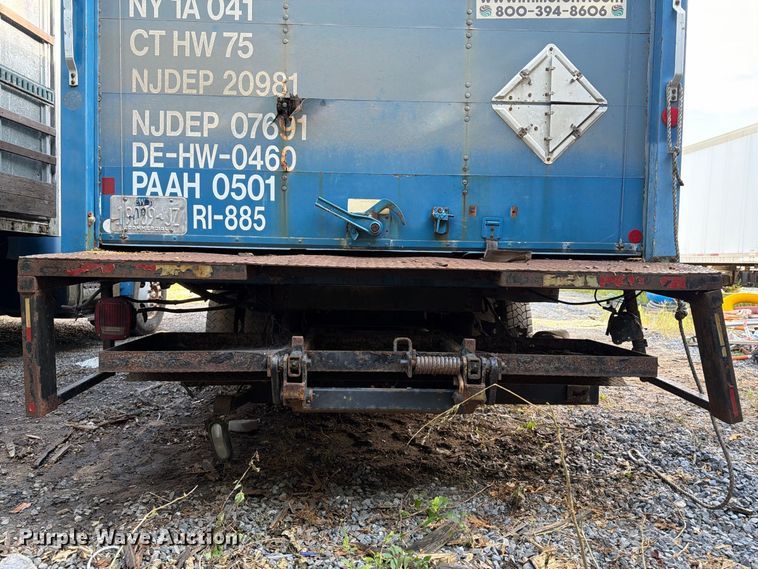 image for item DT2935 2007 Ford LCF box truck
