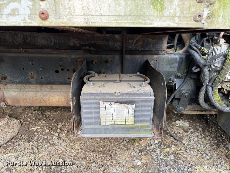 image for item DT2935 2007 Ford LCF box truck