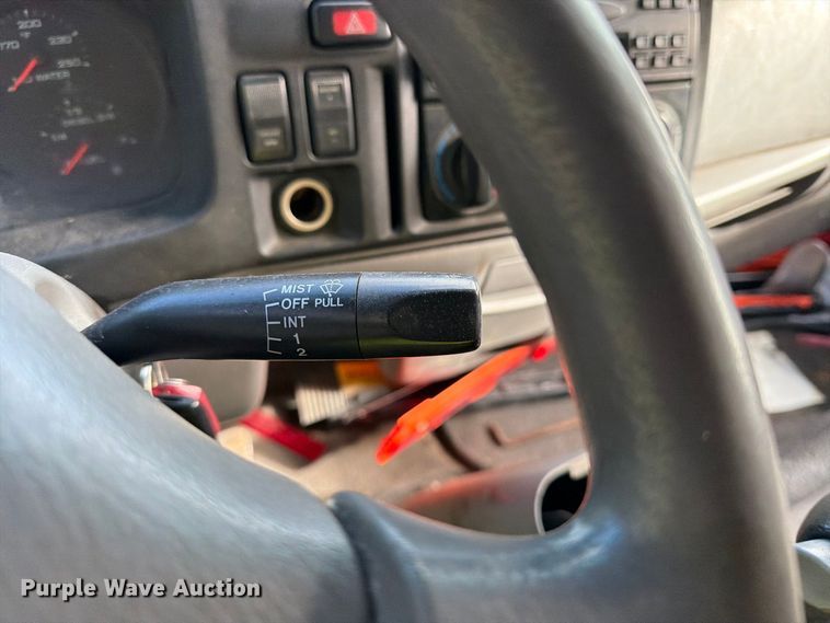 image for item DT2935 2007 Ford LCF box truck