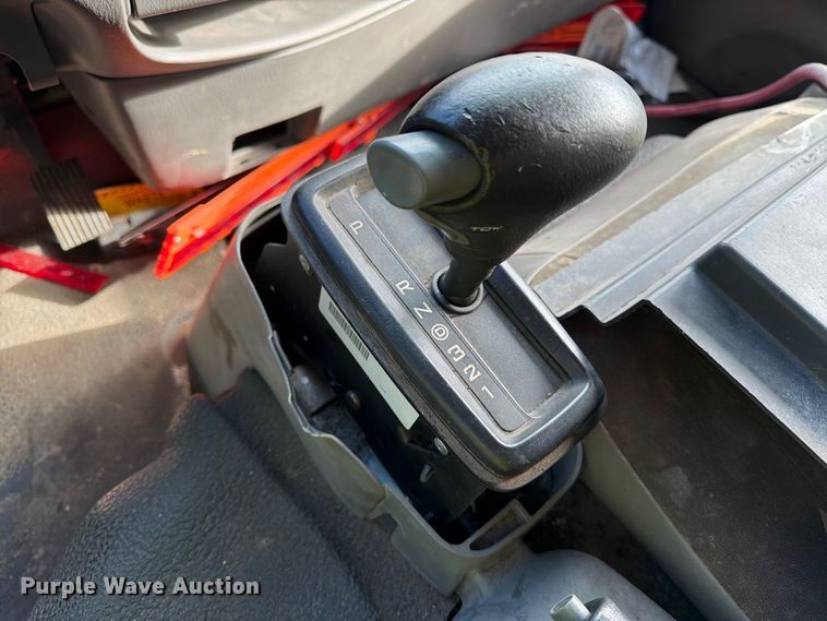 image for item DT2935 2007 Ford LCF box truck