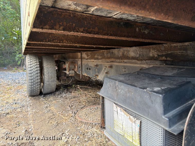 image for item DT2935 2007 Ford LCF box truck