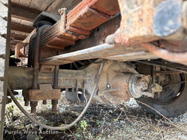 image for item DT2935 2007 Ford LCF box truck