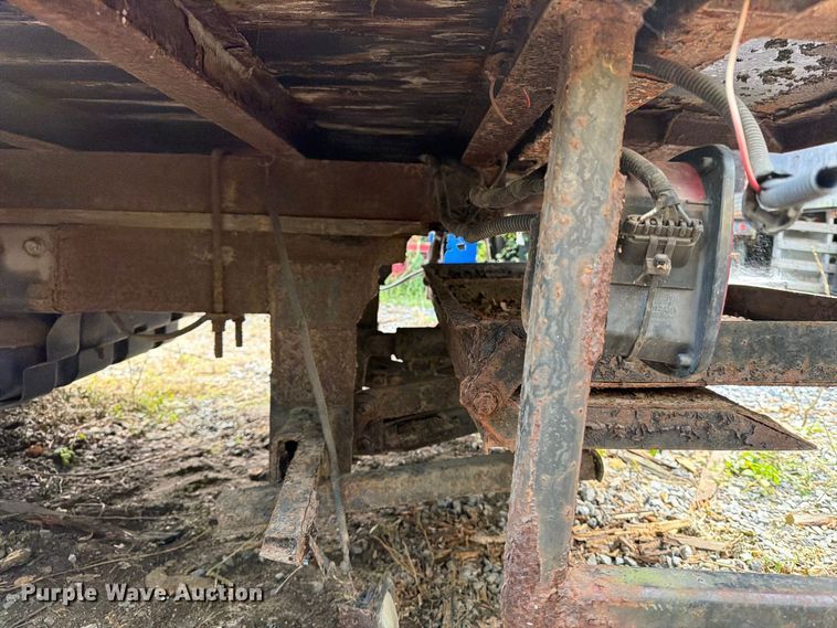 image for item DT2935 2007 Ford LCF box truck