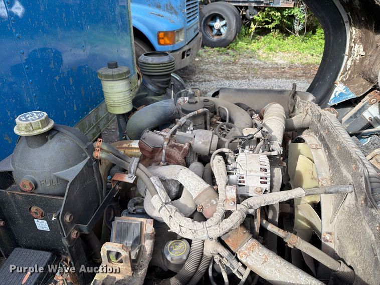 image for item DT2935 2007 Ford LCF box truck