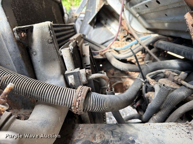 image for item DT2935 2007 Ford LCF box truck