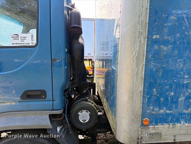 image for item DT2935 2007 Ford LCF box truck