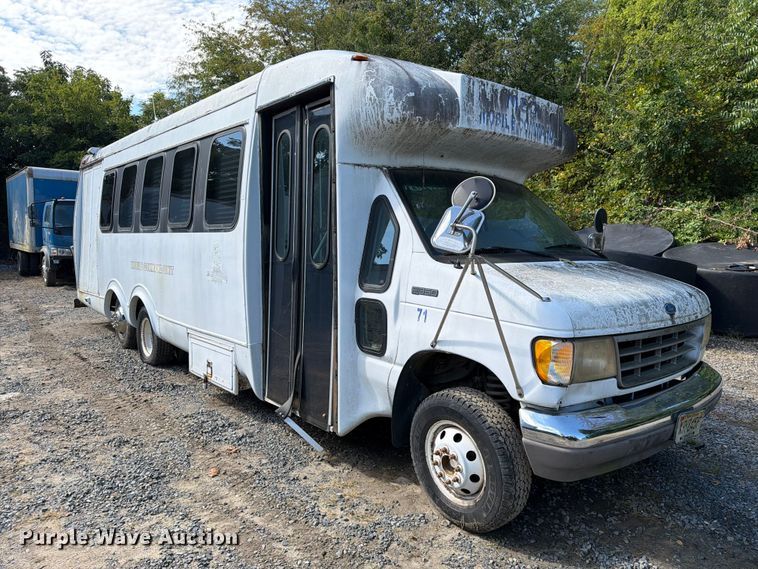 image for item DT2937 1994 Ford Econoline E350 mobile office bus