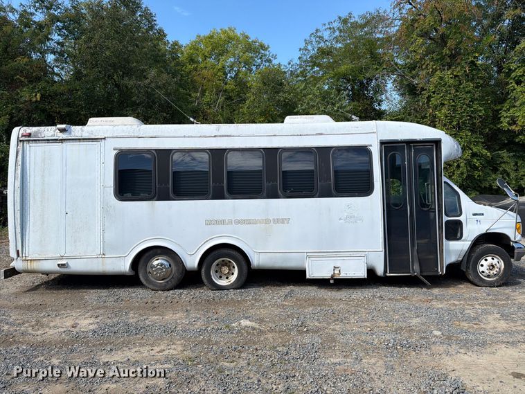 image for item DT2937 1994 Ford Econoline E350 mobile office bus