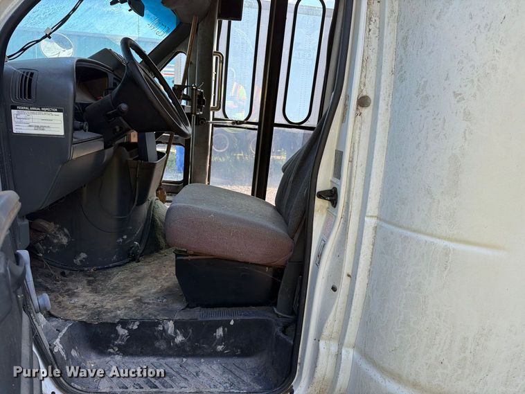 image for item DT2937 1994 Ford Econoline E350 mobile office bus