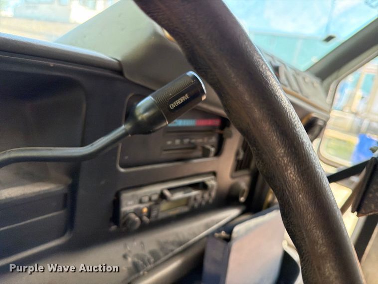 image for item DT2937 1994 Ford Econoline E350 mobile office bus