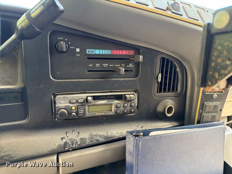 image for item DT2937 1994 Ford Econoline E350 mobile office bus