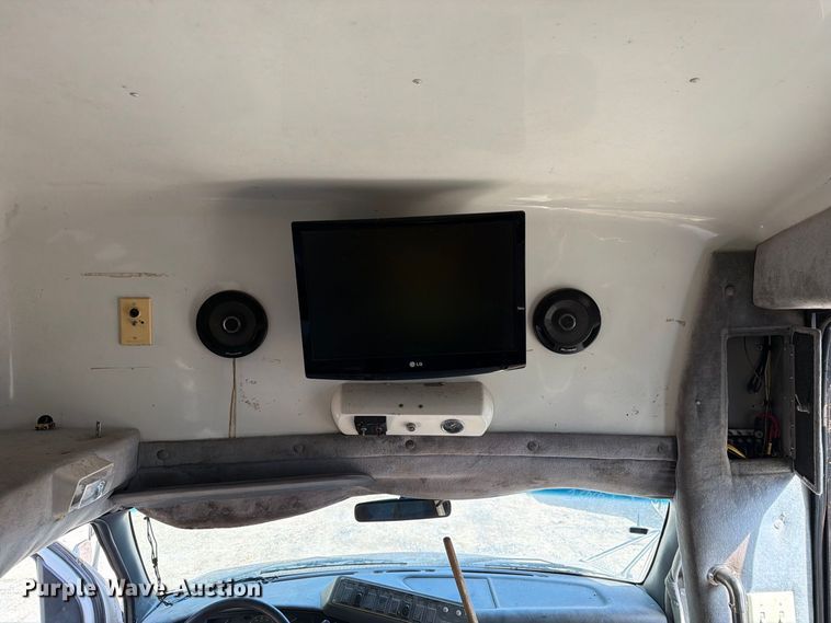 image for item DT2937 1994 Ford Econoline E350 mobile office bus