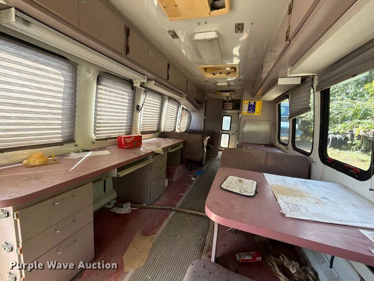 image for item DT2937 1994 Ford Econoline E350 mobile office bus