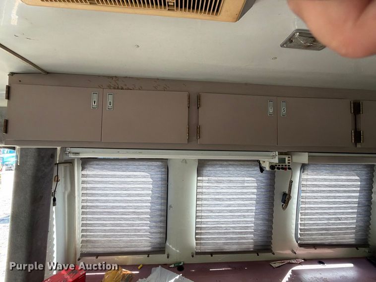 image for item DT2937 1994 Ford Econoline E350 mobile office bus