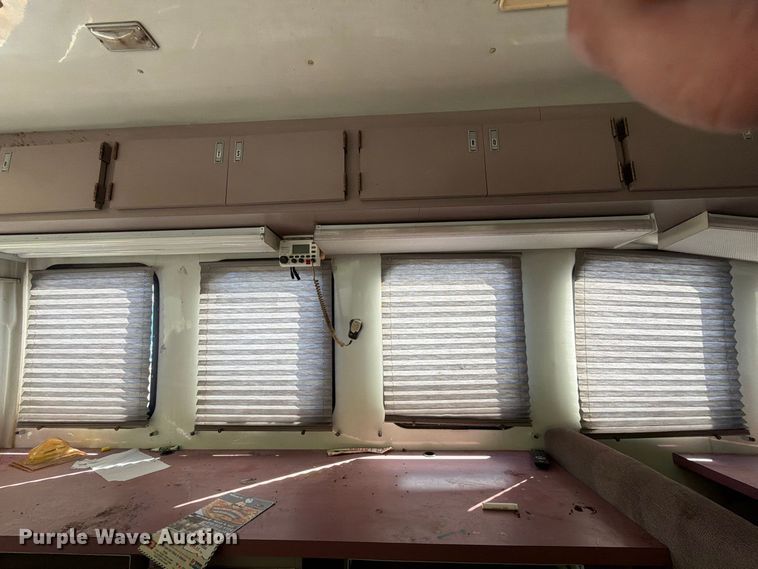 image for item DT2937 1994 Ford Econoline E350 mobile office bus