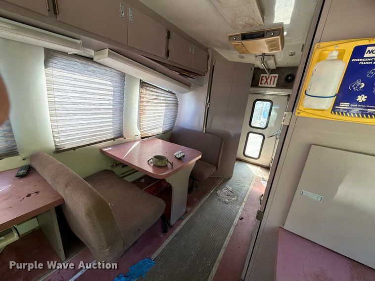 image for item DT2937 1994 Ford Econoline E350 mobile office bus