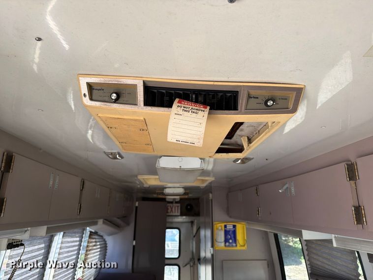 image for item DT2937 1994 Ford Econoline E350 mobile office bus