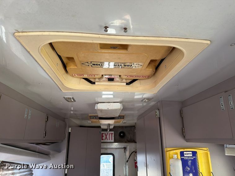 image for item DT2937 1994 Ford Econoline E350 mobile office bus