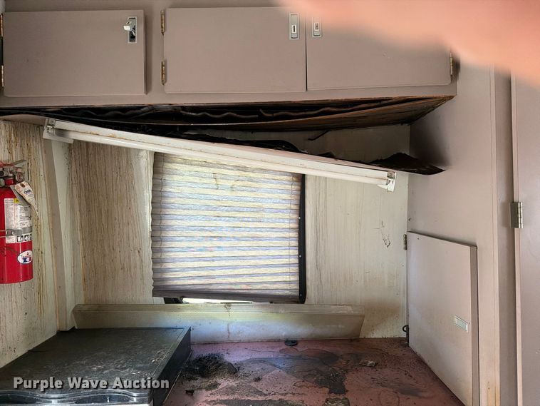 image for item DT2937 1994 Ford Econoline E350 mobile office bus