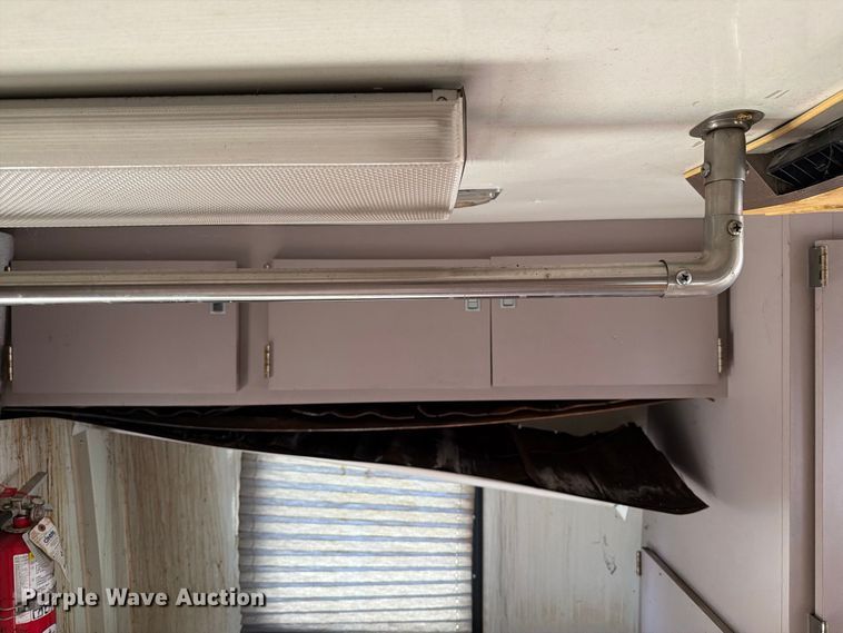image for item DT2937 1994 Ford Econoline E350 mobile office bus
