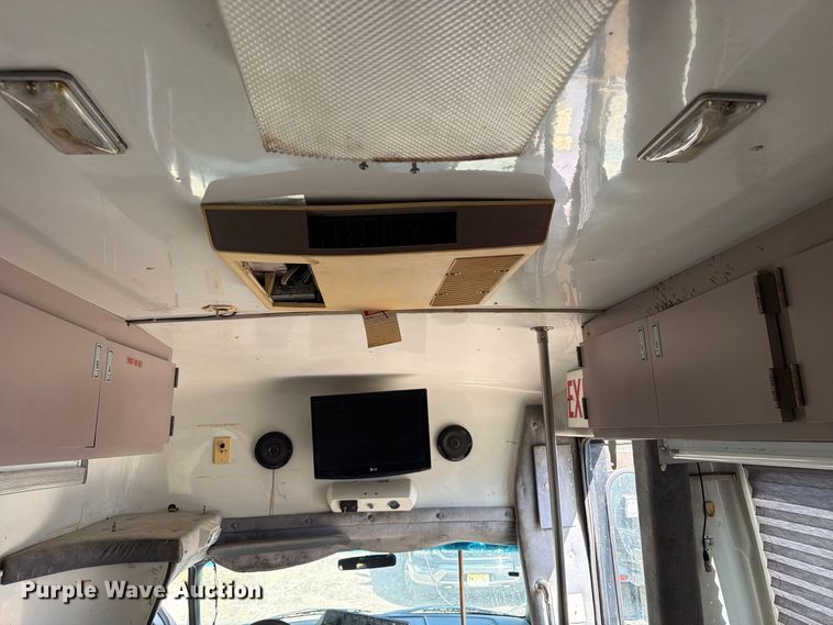 image for item DT2937 1994 Ford Econoline E350 mobile office bus