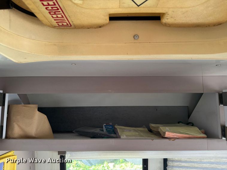 image for item DT2937 1994 Ford Econoline E350 mobile office bus