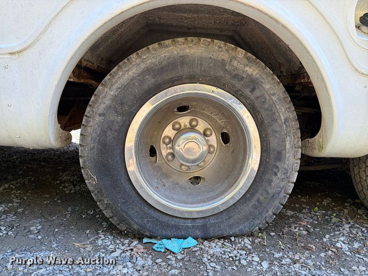 image for item DT2937 1994 Ford Econoline E350 mobile office bus