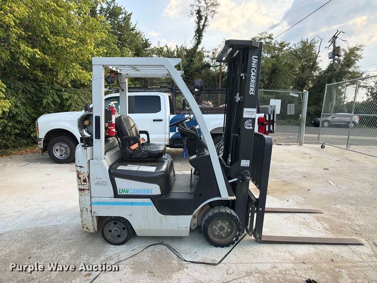 image for item DT2941 2017 UniCarriers CFS40 forklift