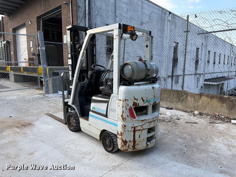 image for item DT2941 2017 UniCarriers CFS40 forklift