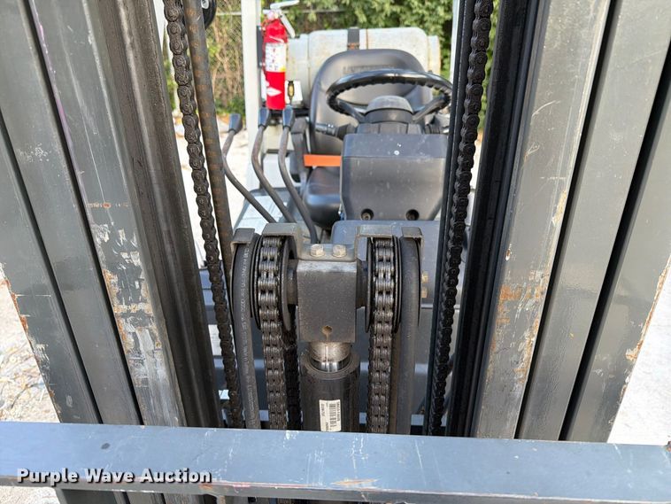image for item DT2941 2017 UniCarriers CFS40 forklift