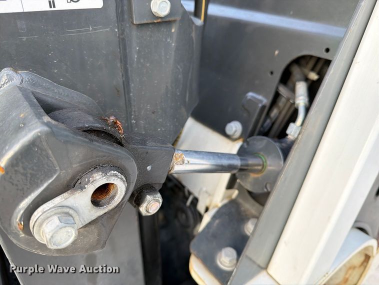 image for item DT2941 2017 UniCarriers CFS40 forklift
