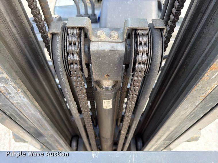 image for item DT2941 2017 UniCarriers CFS40 forklift