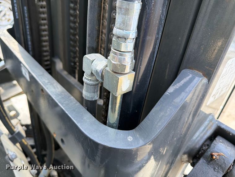 image for item DT2941 2017 UniCarriers CFS40 forklift