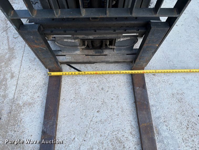 image for item DT2941 2017 UniCarriers CFS40 forklift