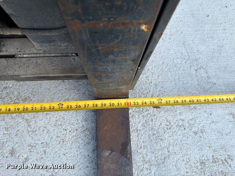 image for item DT2941 2017 UniCarriers CFS40 forklift