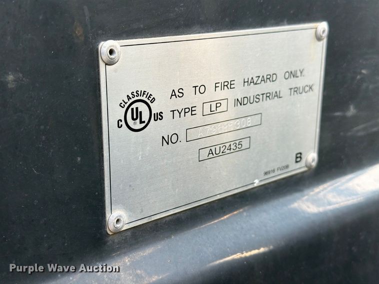 image for item DT2941 2017 UniCarriers CFS40 forklift