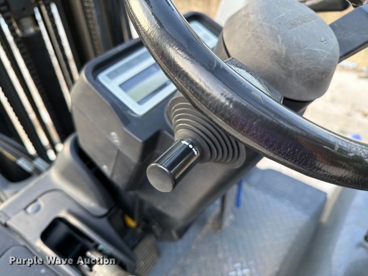 image for item DT2941 2017 UniCarriers CFS40 forklift