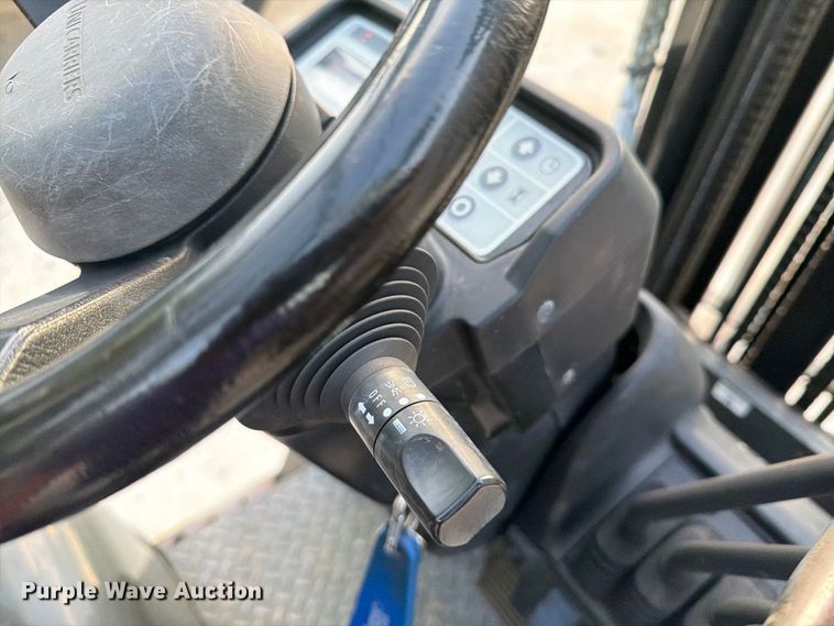 image for item DT2941 2017 UniCarriers CFS40 forklift