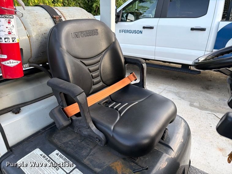 image for item DT2941 2017 UniCarriers CFS40 forklift