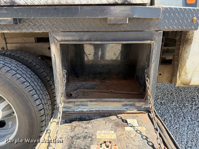 image for item DT3000 2020 Chevrolet Silverado 3500 Crew Cab flatbed pickup truck