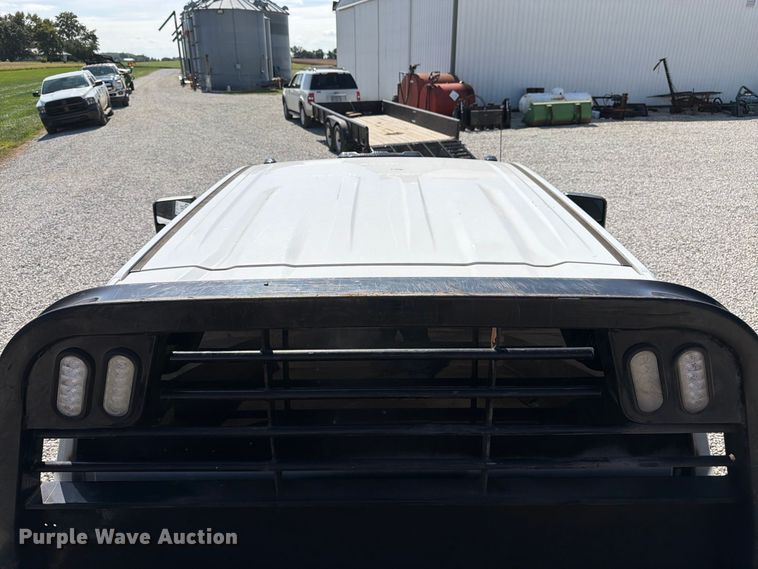 image for item DT3000 2020 Chevrolet Silverado 3500 Crew Cab flatbed pickup truck