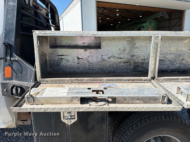 image for item DT3000 2020 Chevrolet Silverado 3500 Crew Cab flatbed pickup truck