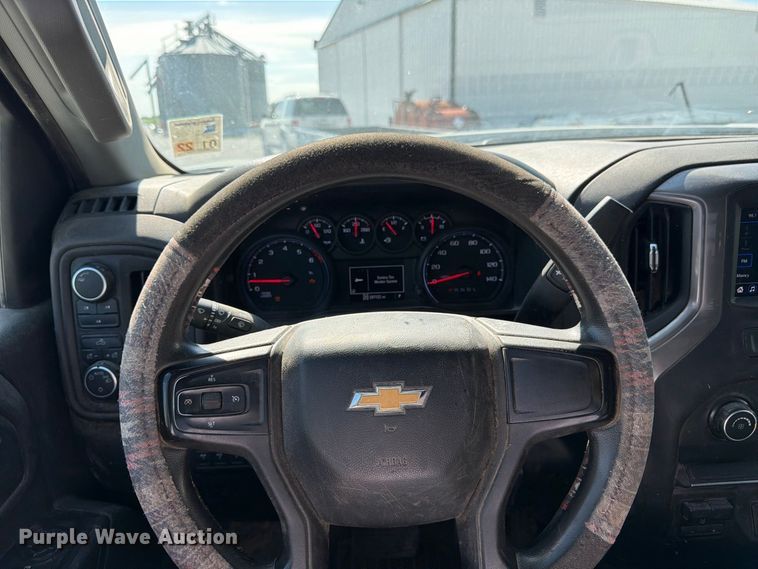 image for item DT3000 2020 Chevrolet Silverado 3500 Crew Cab flatbed pickup truck