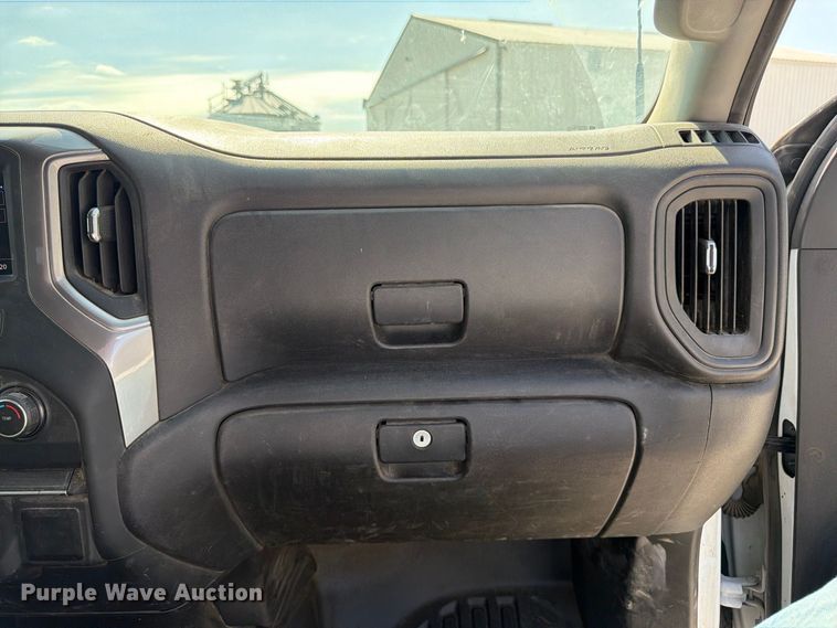 image for item DT3000 2020 Chevrolet Silverado 3500 Crew Cab flatbed pickup truck