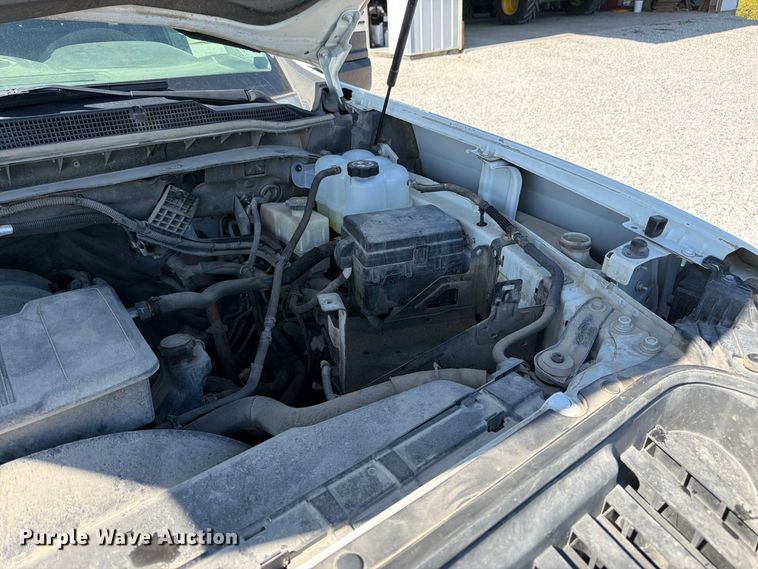 image for item DT3000 2020 Chevrolet Silverado 3500 Crew Cab flatbed pickup truck